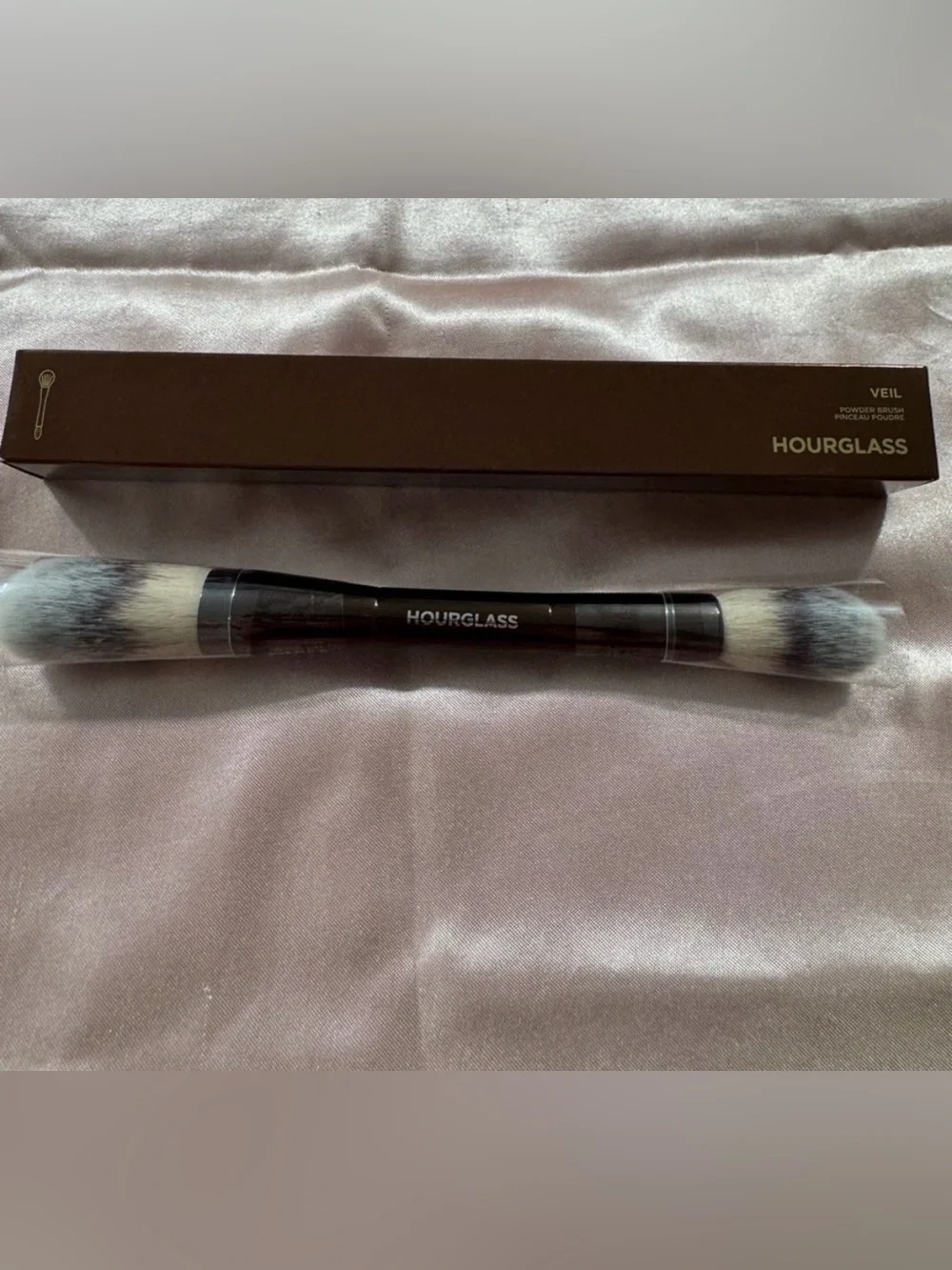 Hourglass Veil Powder Brush